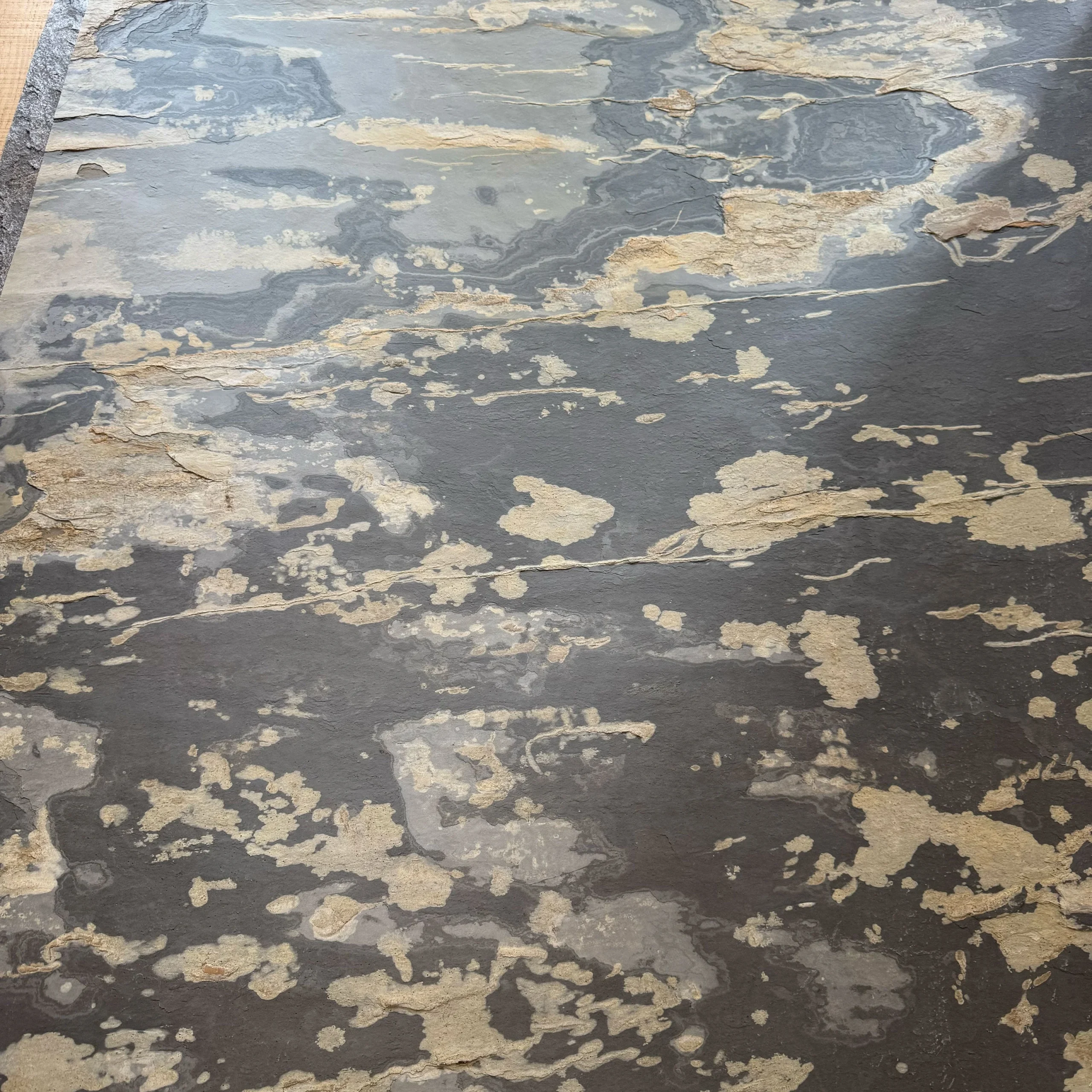 pannello rivoluzionario di Rivestimento interno-esterno in VERA PIETRA RETROILLUMINABILE flessibile 61x122x0,3cm LAGO - immagine 3